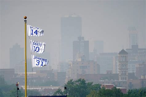 Column: Chicago Cubs lose 5-1 to Philadelphia Phillies after MLB opts to play despite ‘very unhealthy’ air alert